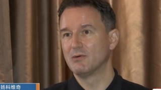 必发体育-扬科维奇鼓励球员敢于做动作：不会因失误惩罚他们