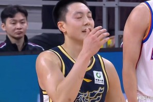 必发APP-又被打爆了！CBA1米81小后卫碾压广东队，杜锋被迫放走杨溢？